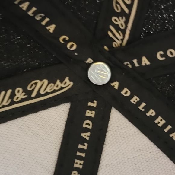 Mitchell & Ness NBA Golden State Warriors The City Bay 2022 Champions Hat Curry - Picture 9 of 11